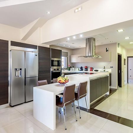 Luxury Villa In City Center With Rooftop Swimming Pool Chania  Exteriér fotografie