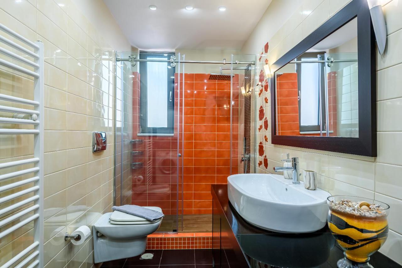 Luxury Villa In City Center With Rooftop Swimming Pool Chania  Exteriér fotografie